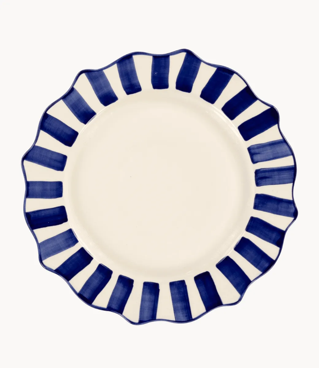 Anna+Nina Bord Blue Scalloped Dinner Plate Blue essential