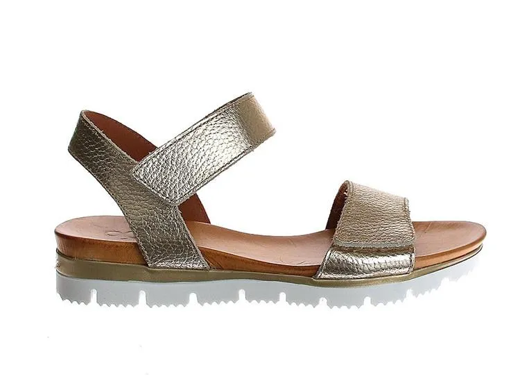 AQA Shoes A8570