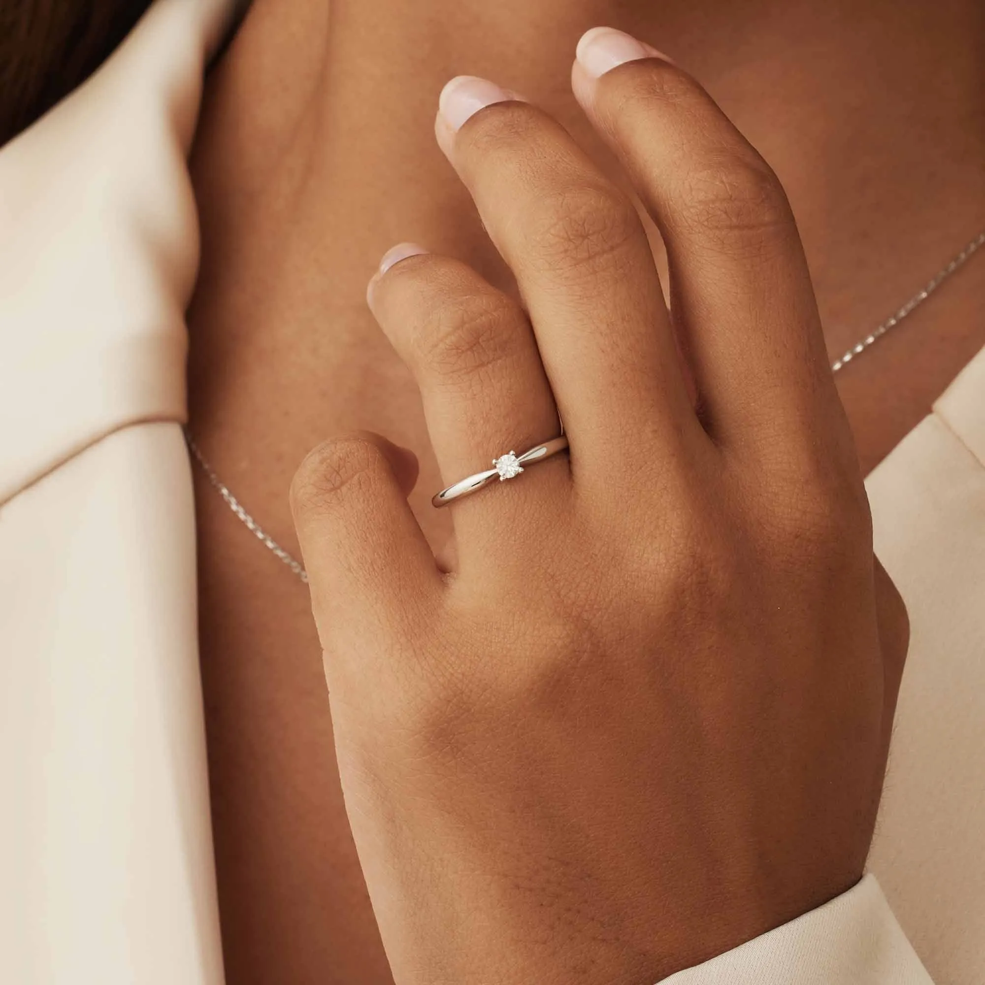 De la Paix Celesse 14 karaat witgouden ring met diamant 0.07 karaat