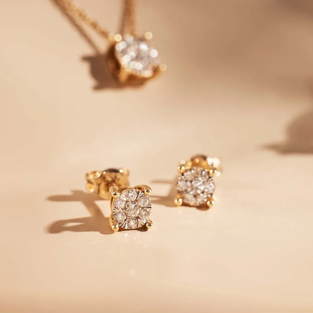 Isabel Bernard De la Paix Hanaé 14 karaat gouden oorknoppen | diamant 0.16 ct |